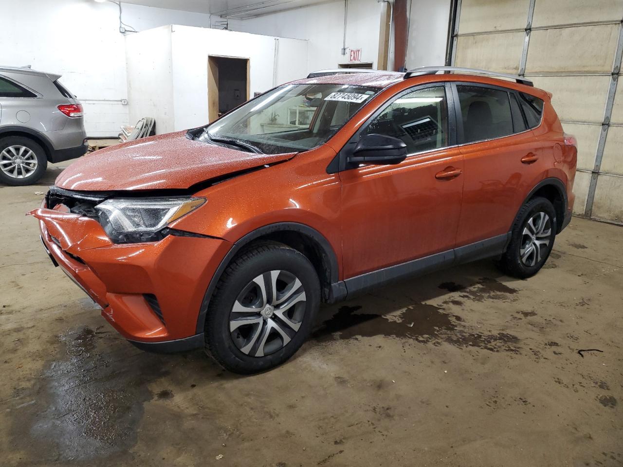 VIN JTMBFREV9GJ073470 2016 TOYOTA RAV4 no.1