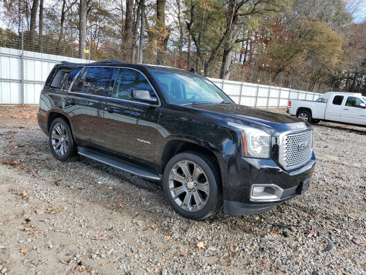 VIN 1GKS1BKC5FR672752 2015 GMC YUKON no.4