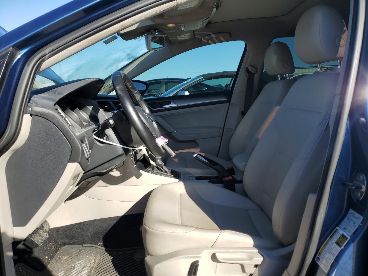 2016 Volkswagen Golf - Image 7