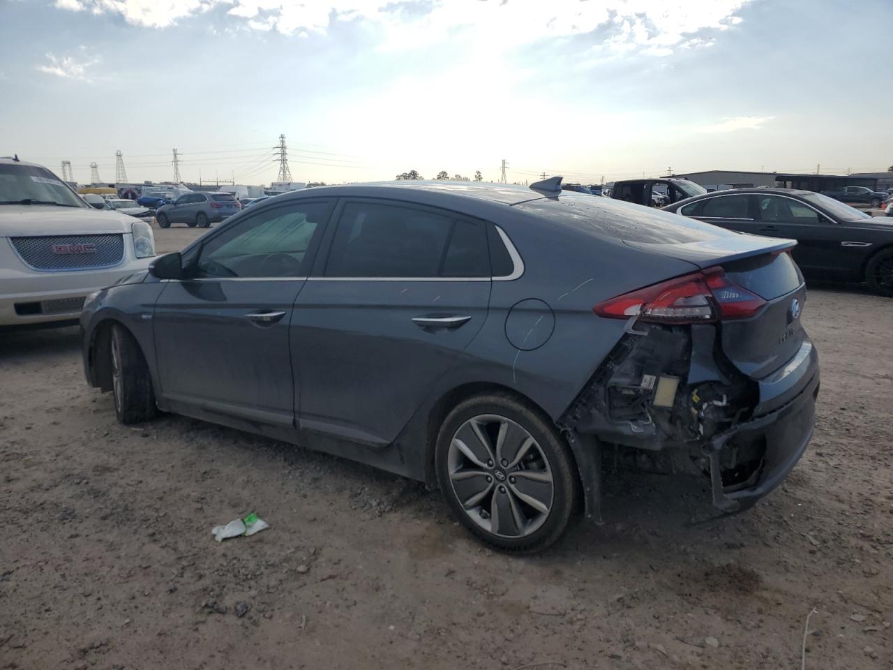 VIN KMHC85LC8JU077617 2018 HYUNDAI IONIQ no.2