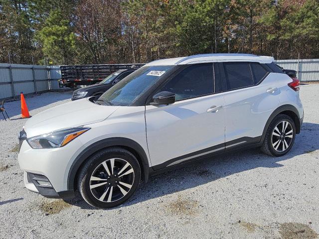 Nissan Kicks 7 88 7