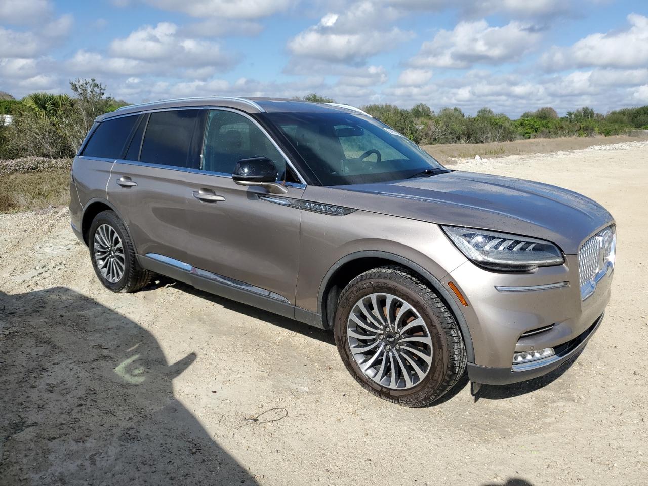 VIN 5LM5J7XC8LGL36690 2020 LINCOLN AVIATOR no.4