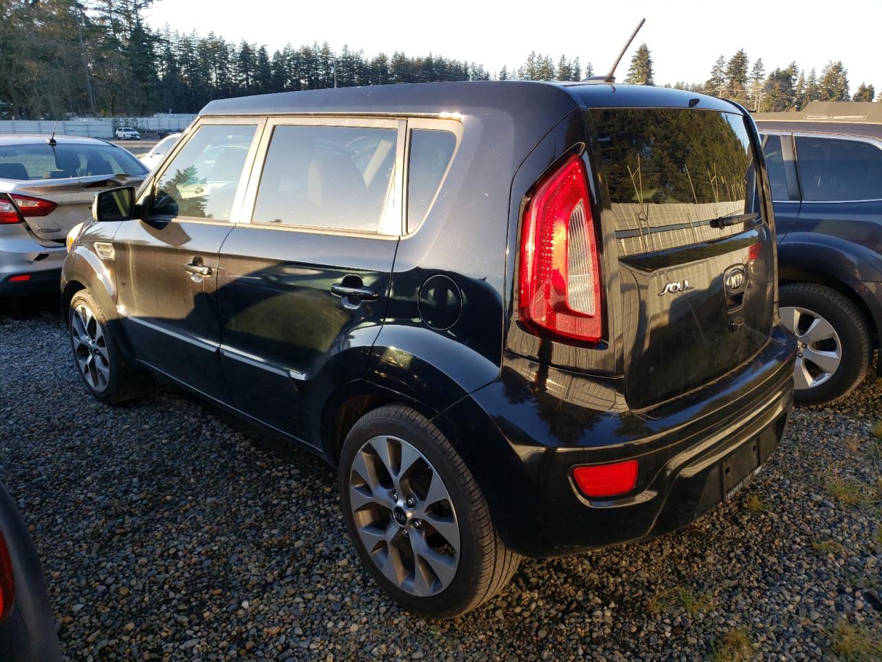 VIN KNDJT2A60D7562049 2013 KIA SOUL no.2