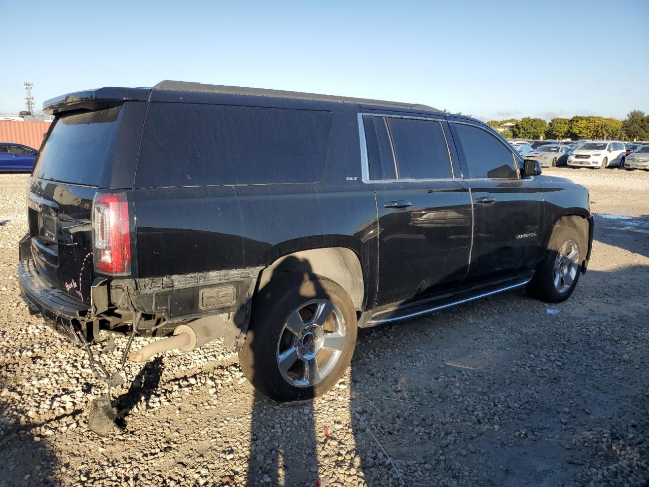 VIN 1GKS2GKC6KR334023 2019 GMC YUKON no.3