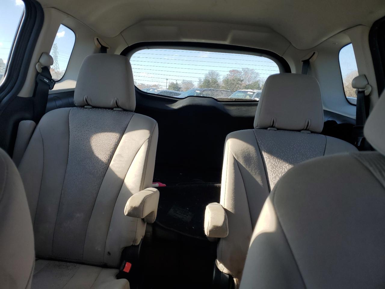 2012 Mazda 5 - Image 10