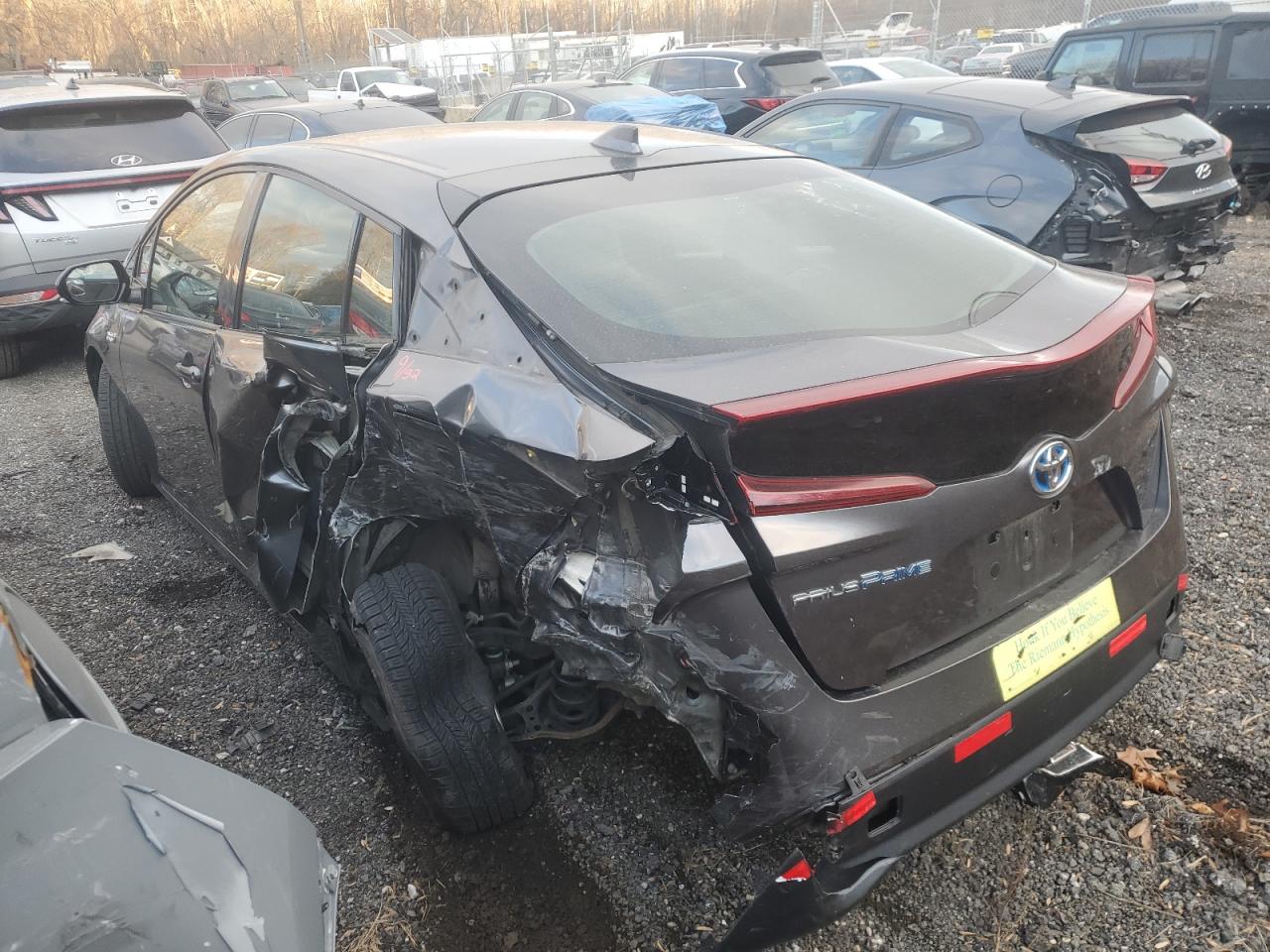 VIN JTDKARFP3J3073166 2018 TOYOTA PRIUS no.2