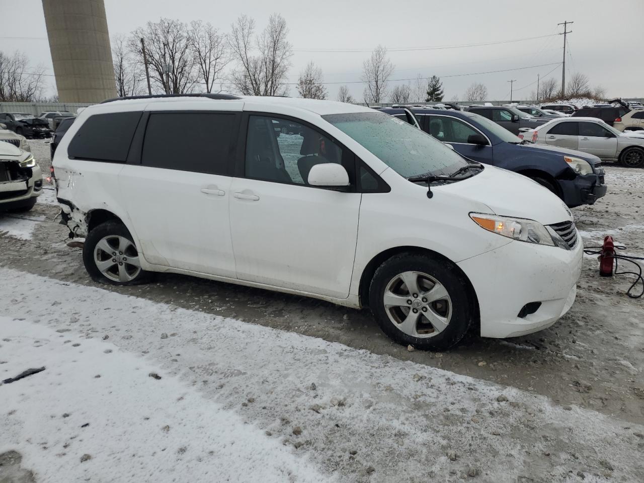 2011 Toyota Sienna - Image 4