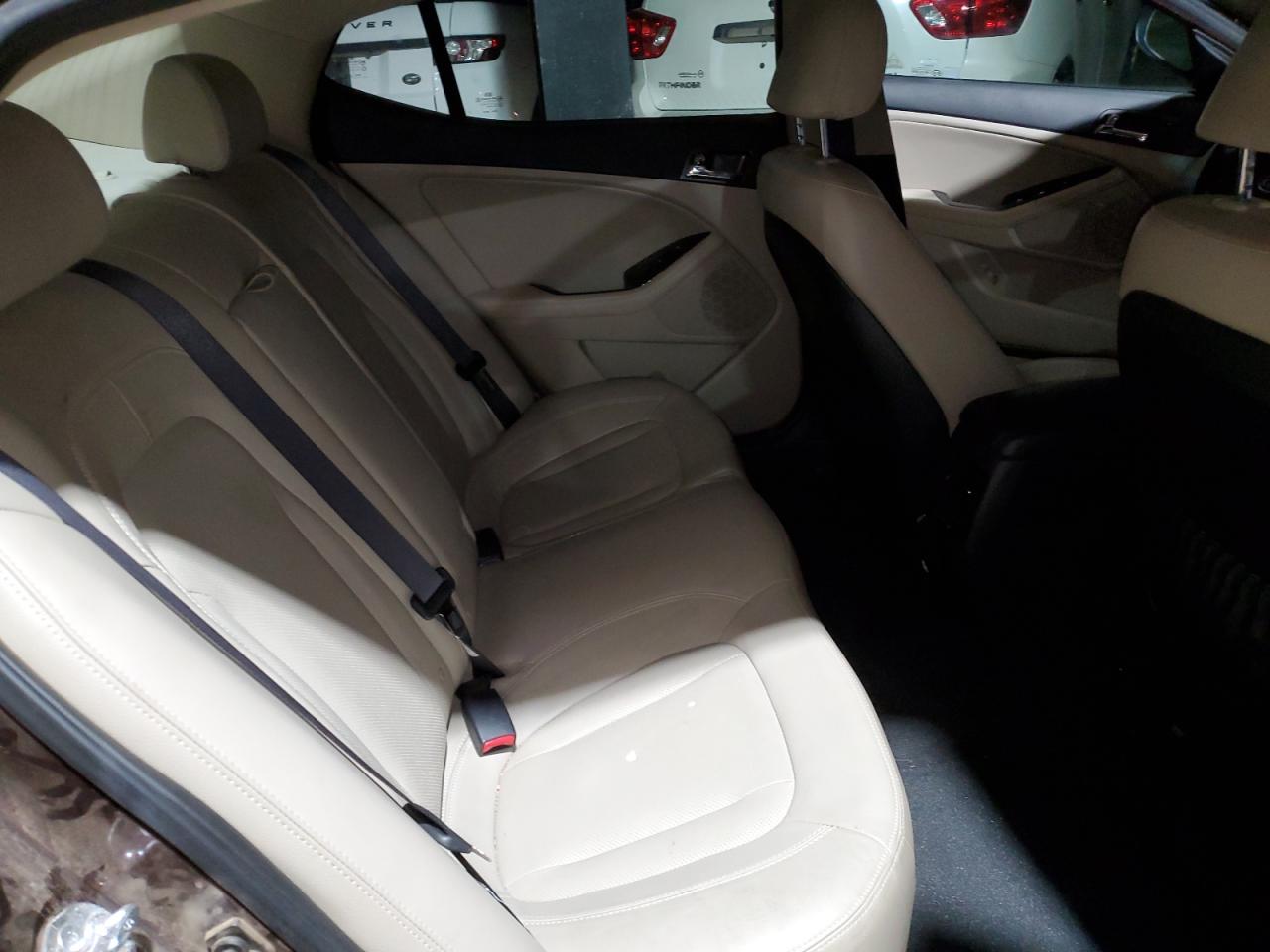 2011 Kia Optima - Image 10
