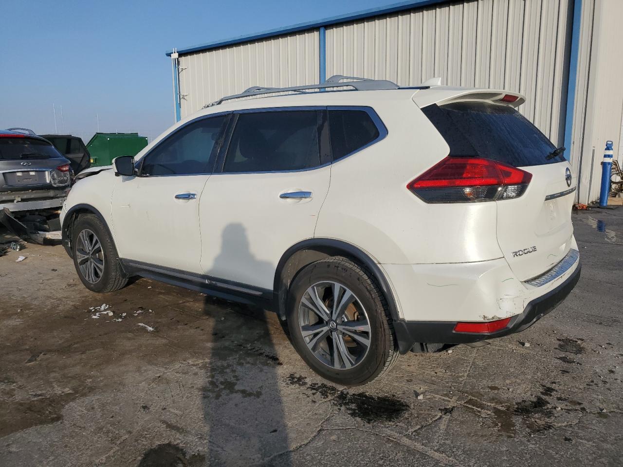 VIN 5N1AT2MV5HC798532 2017 NISSAN ROGUE no.2