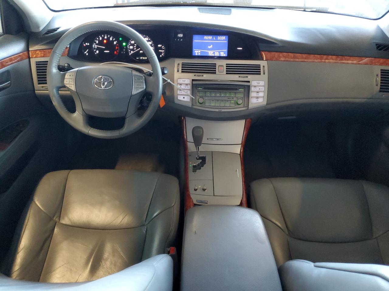 2006 Toyota Avalon - Image 8