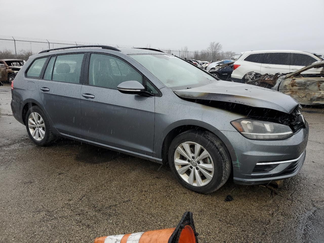 2019 Volkswagen Golf - Image 4
