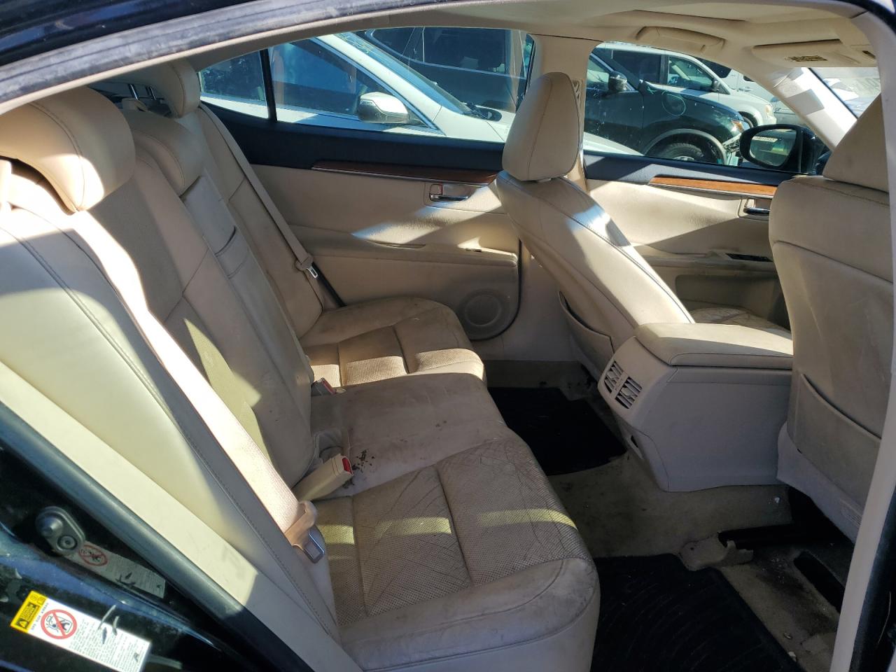 2015 Lexus ES - Image 10