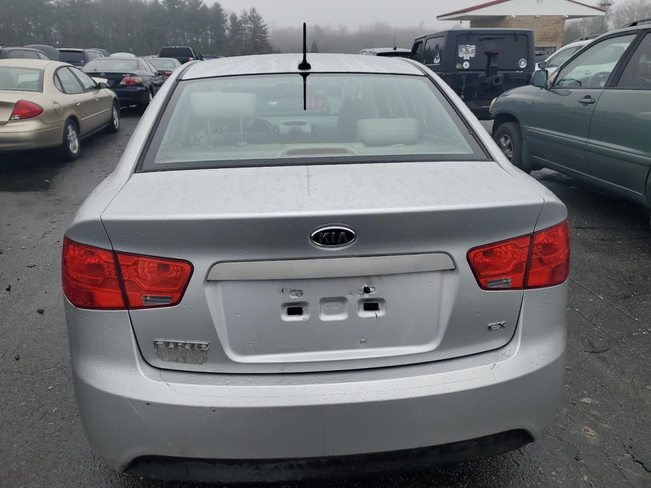 VIN KNAFU4A29D5729934 2013 KIA FORTE no.6