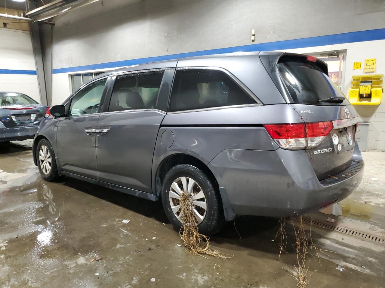 2016 Honda Odyssey - Image 2
