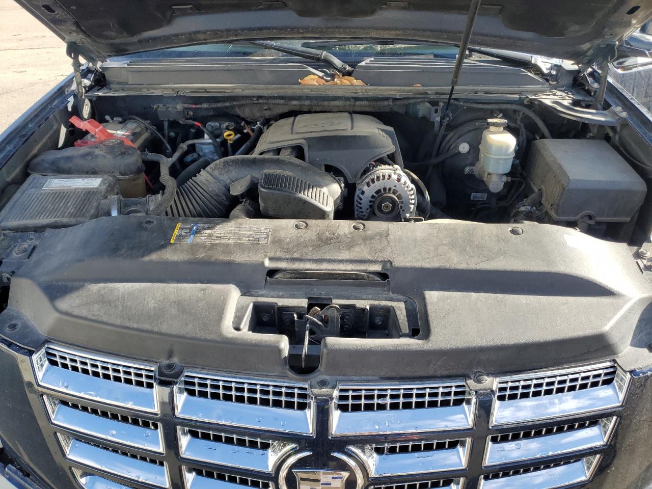 2008 Cadillac Escalade - Image 12