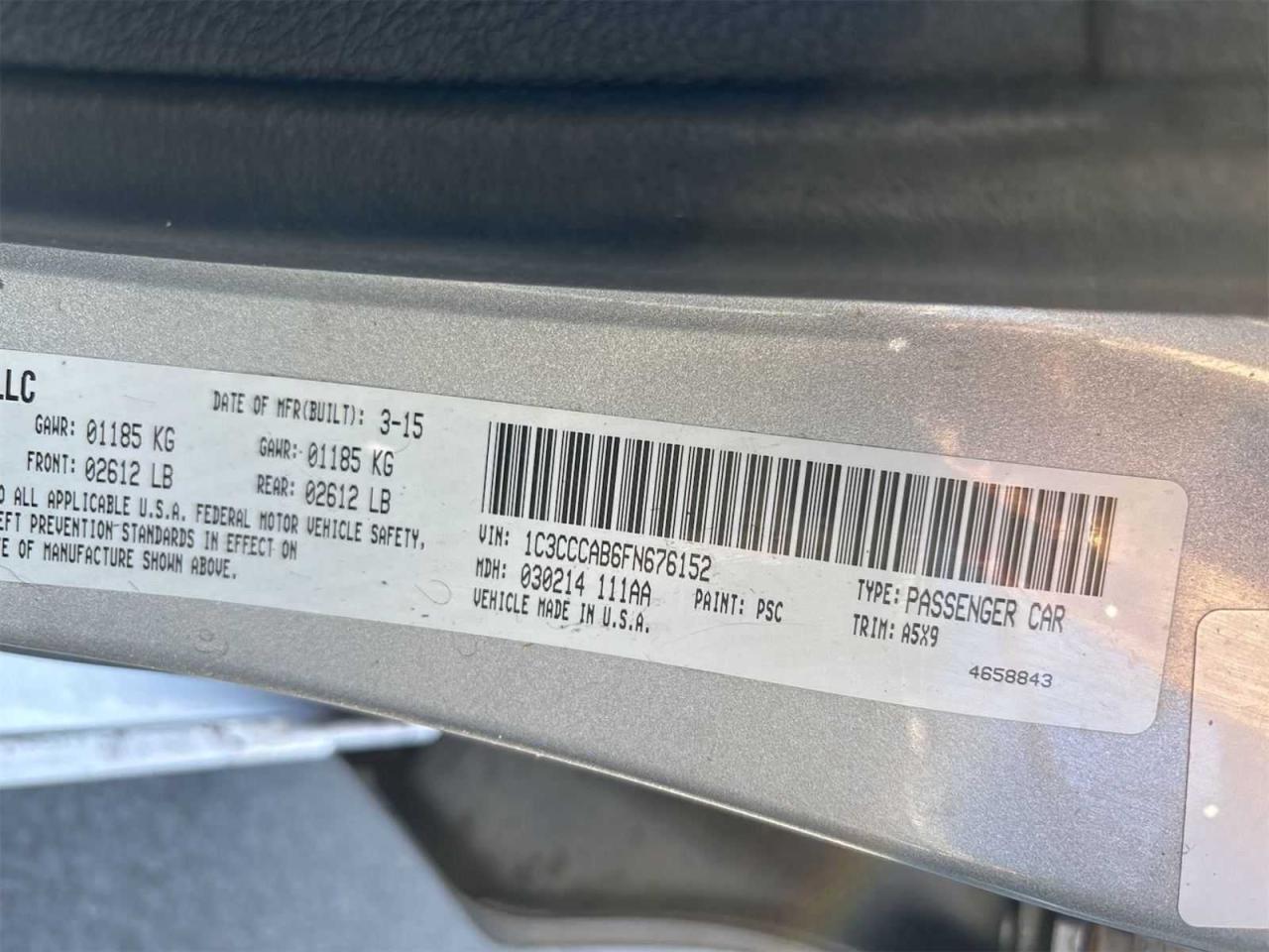 2015 Chrysler 200 - Image 10