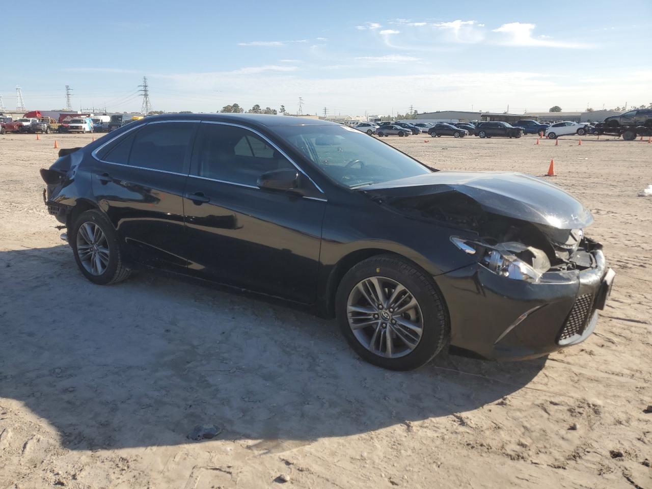 VIN 4T1BF1FKXGU165977 2016 TOYOTA CAMRY no.4