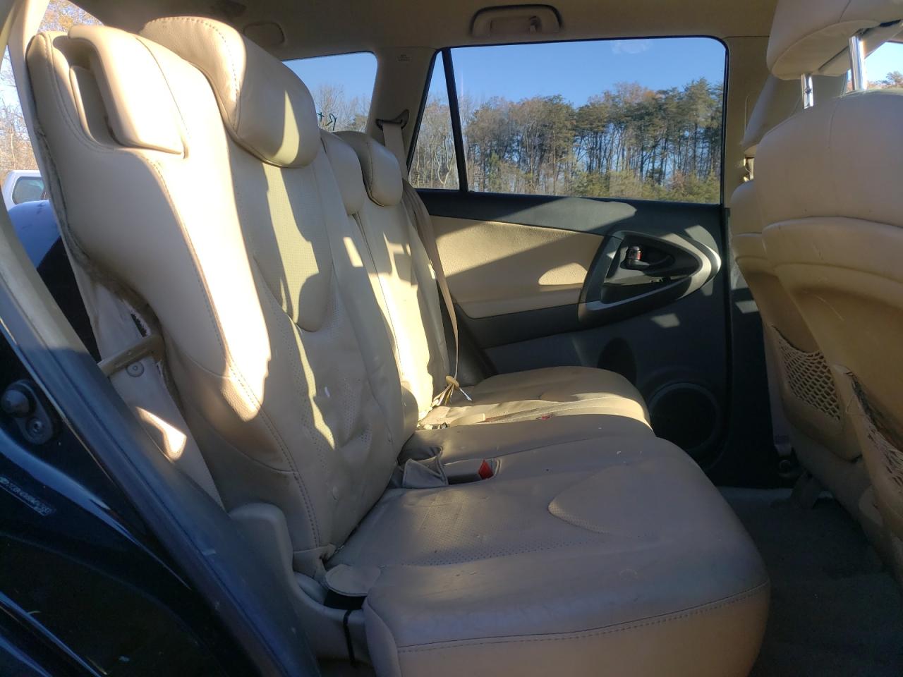 2011 Toyota RAV 4 - Image 11
