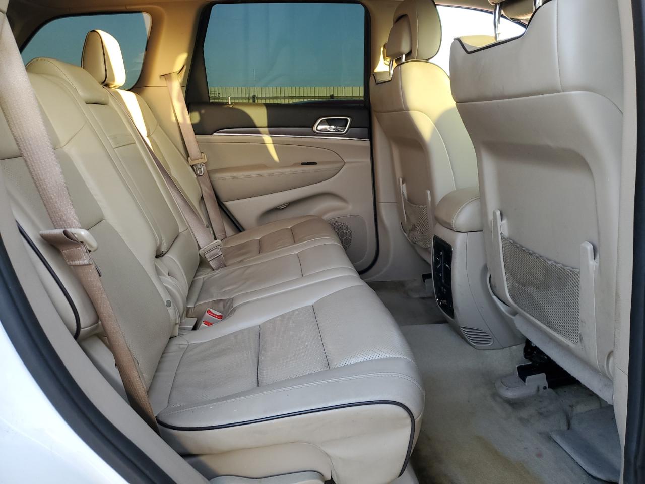 2014 Jeep Grand Cherokee - Image 11