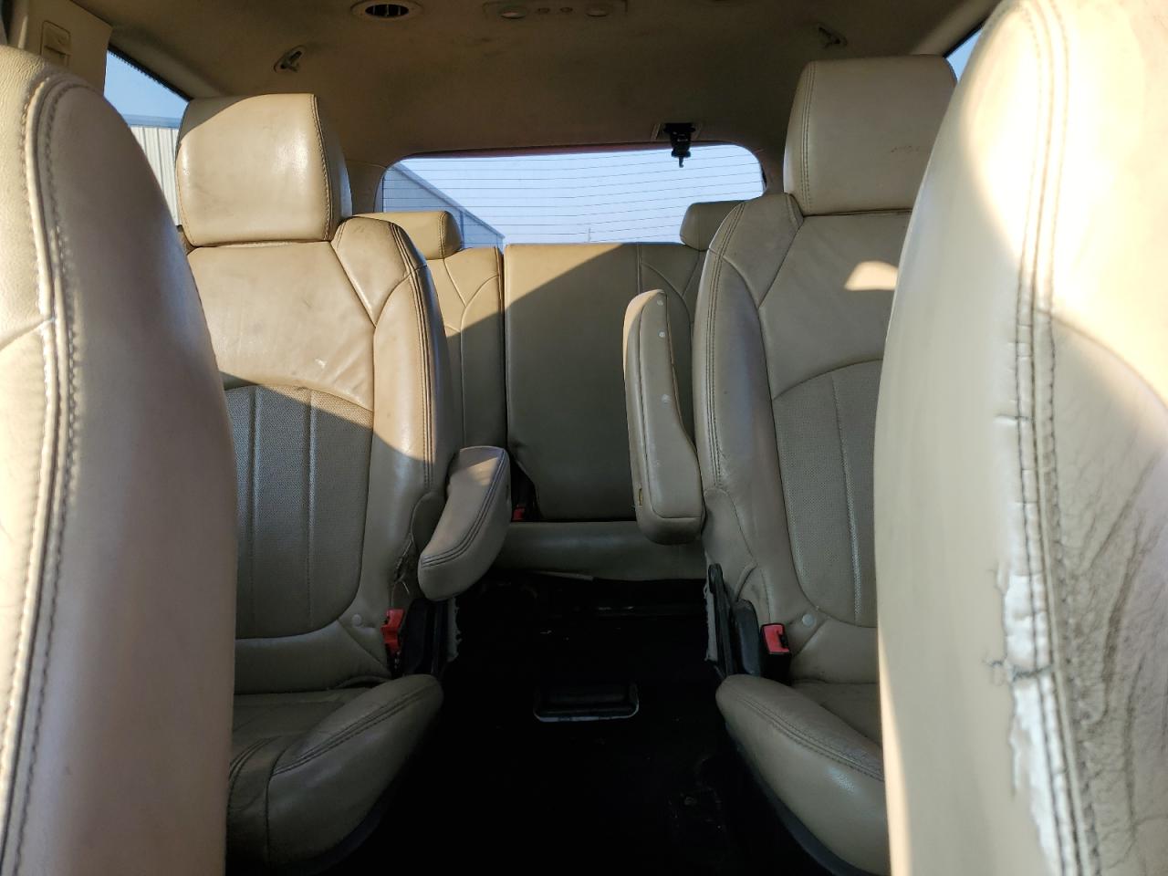2012 Chevrolet Traverse - Image 10
