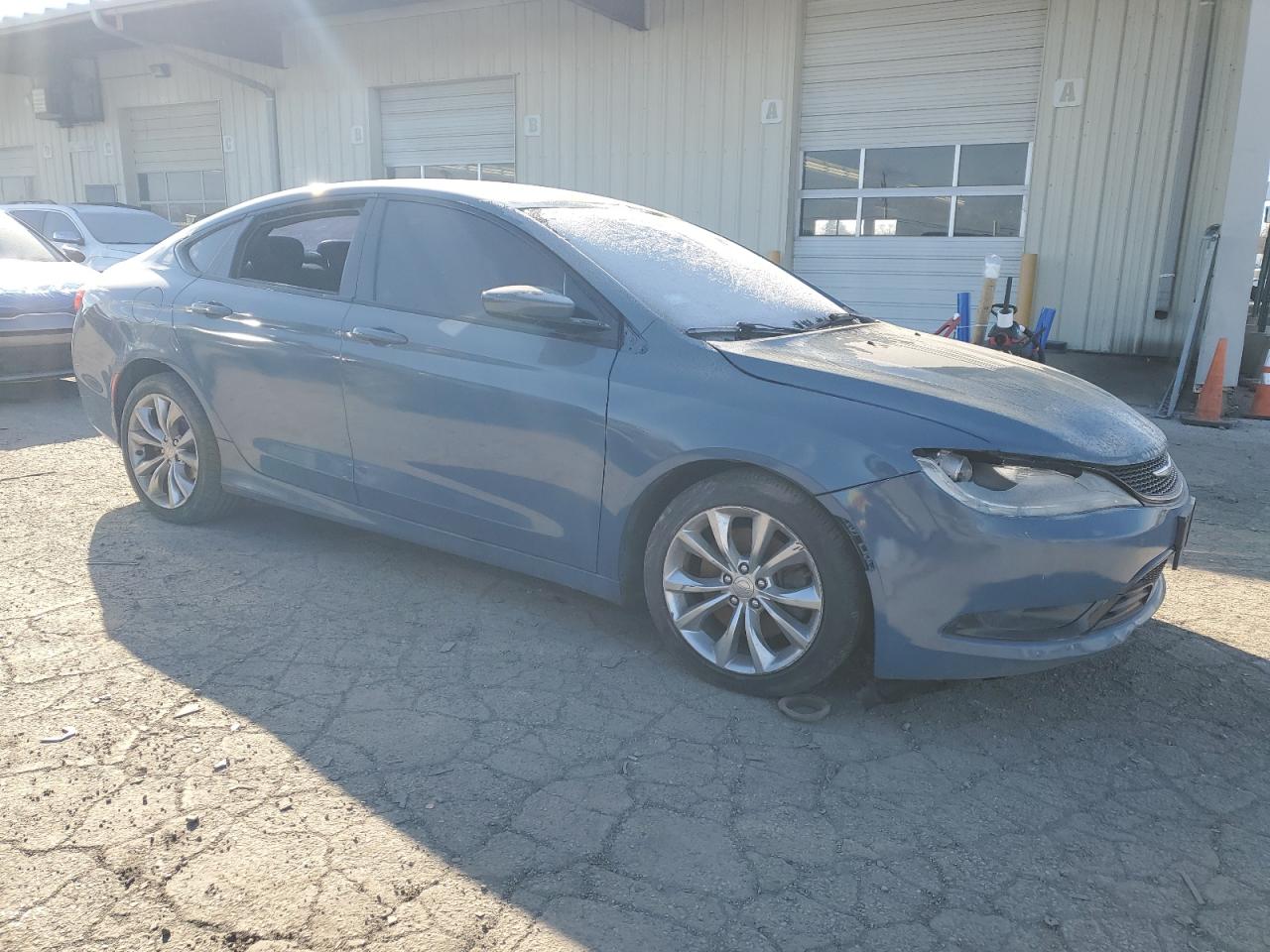 VIN 1C3CCCBG8FN673621 2015 CHRYSLER 200 no.4