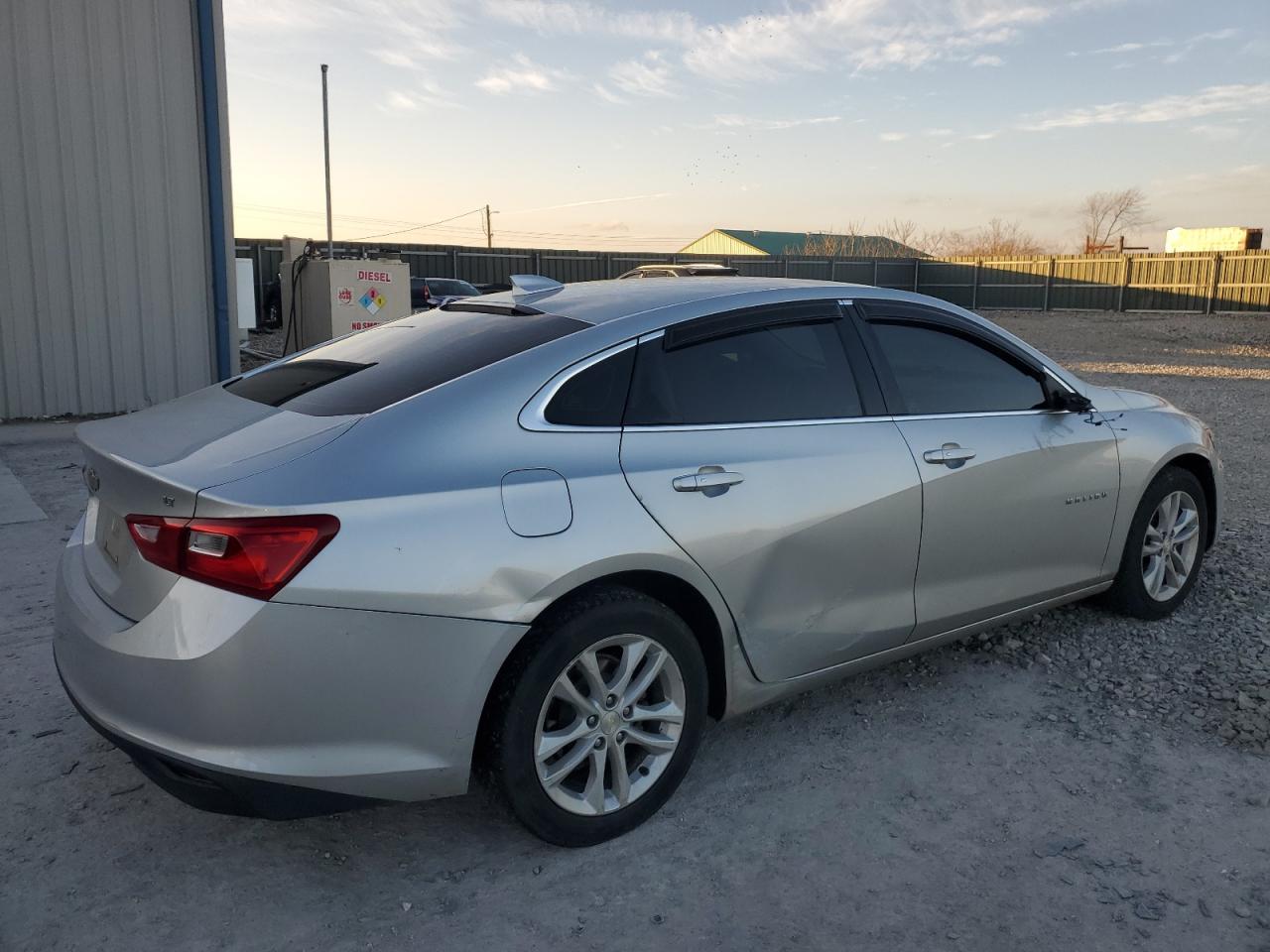 2017 Chevrolet Malibu - Image 3