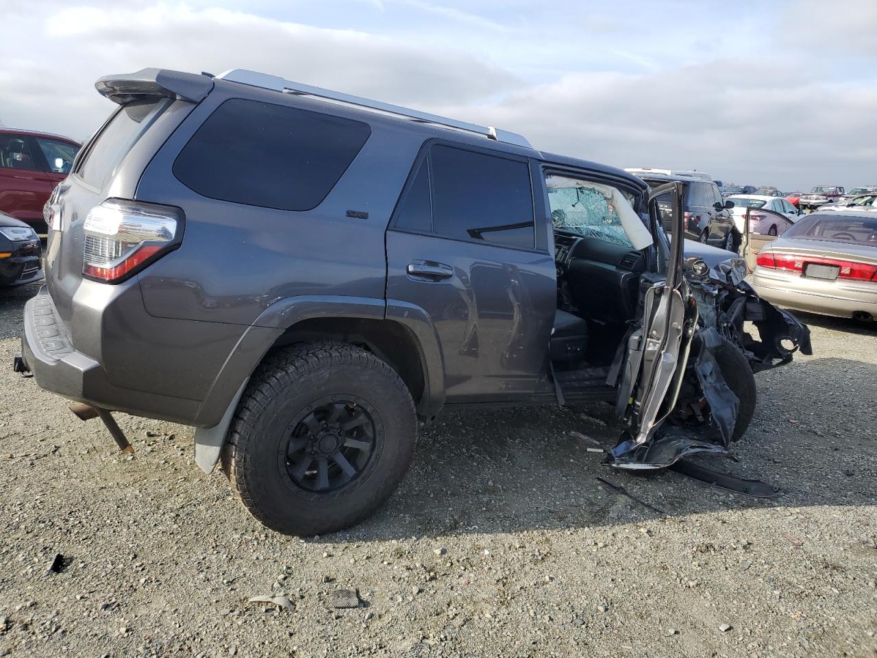 2018 Toyota 4Runner - Image 3