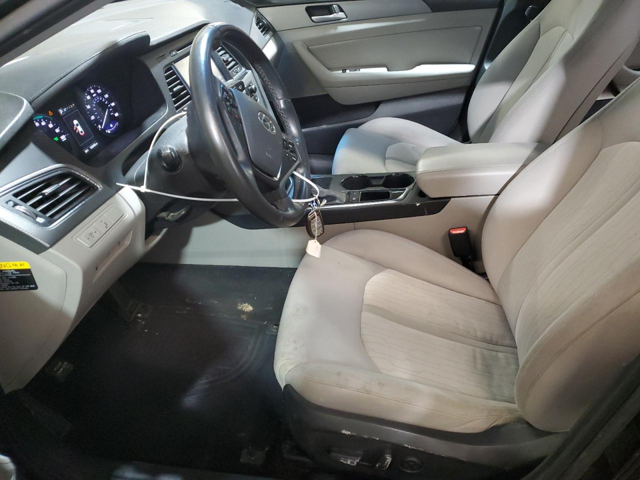 2016 Hyundai Sonata - Image 7