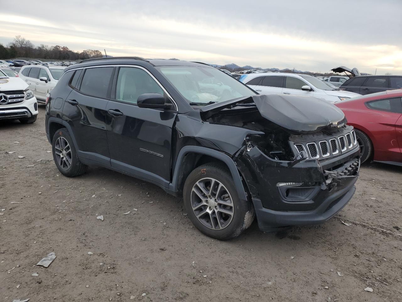 VIN 3C4NJCBB8JT233874 2018 JEEP COMPASS no.4