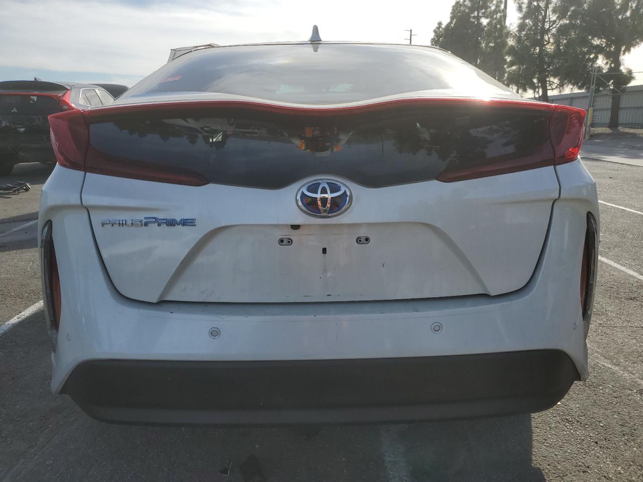 VIN JTDKARFP8H3064358 2017 TOYOTA PRIUS no.6