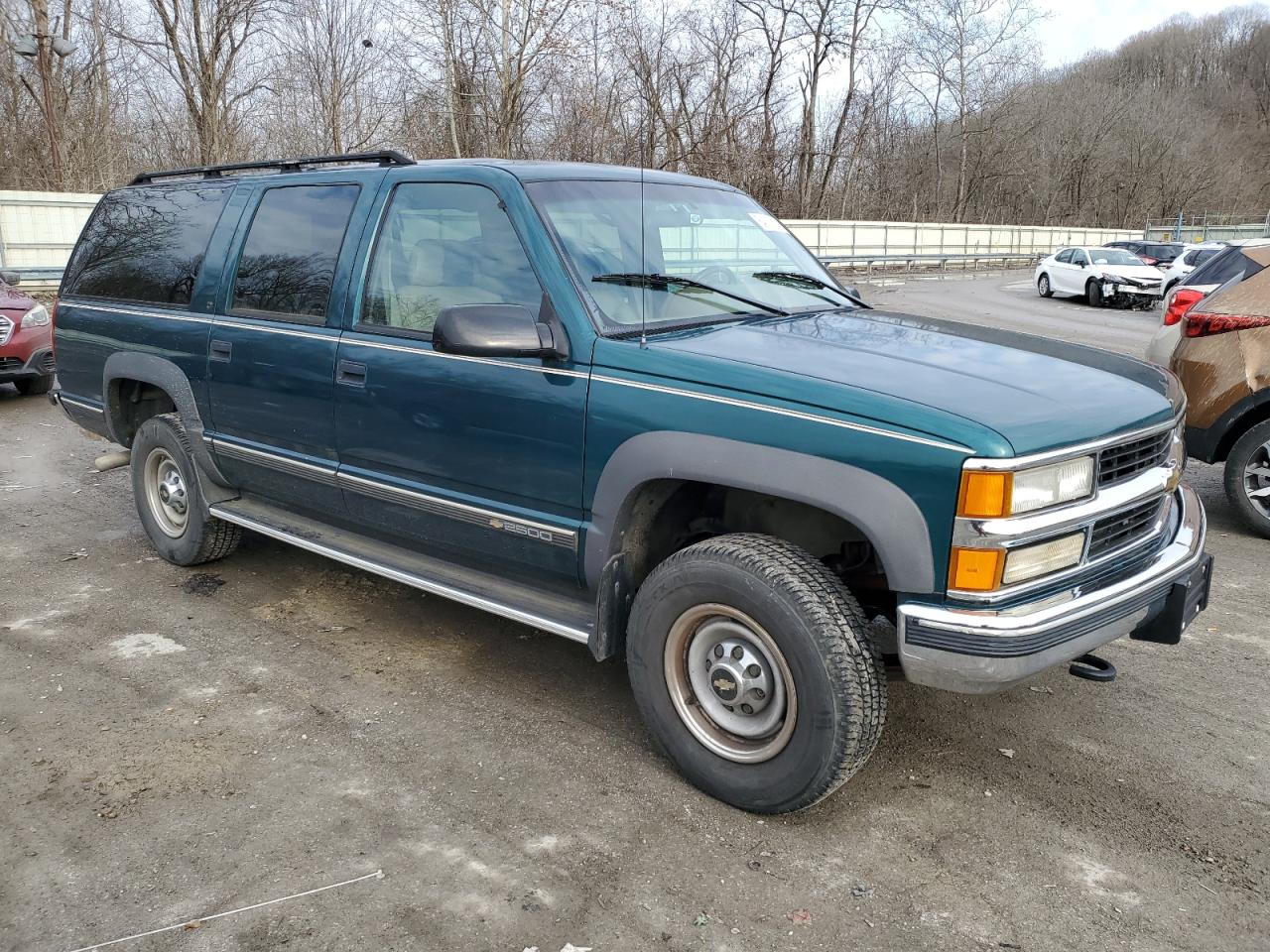 1995 Chevrolet Suburban - Image 4