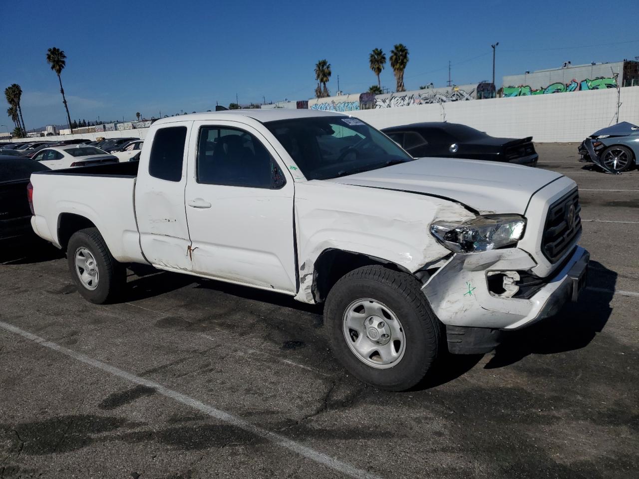 VIN 5TFRX5GN0KX164943 2019 TOYOTA TACOMA no.4