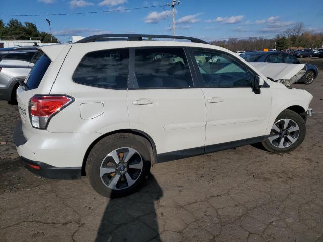  SUBARU FORESTER 2017 Белы