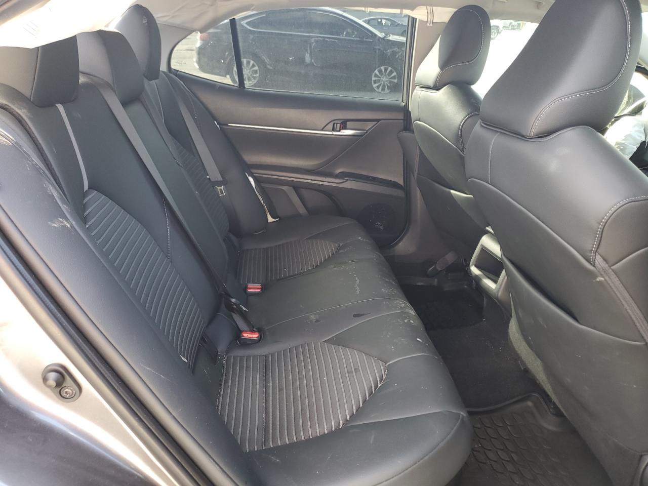 2019 Toyota Camry - Image 11