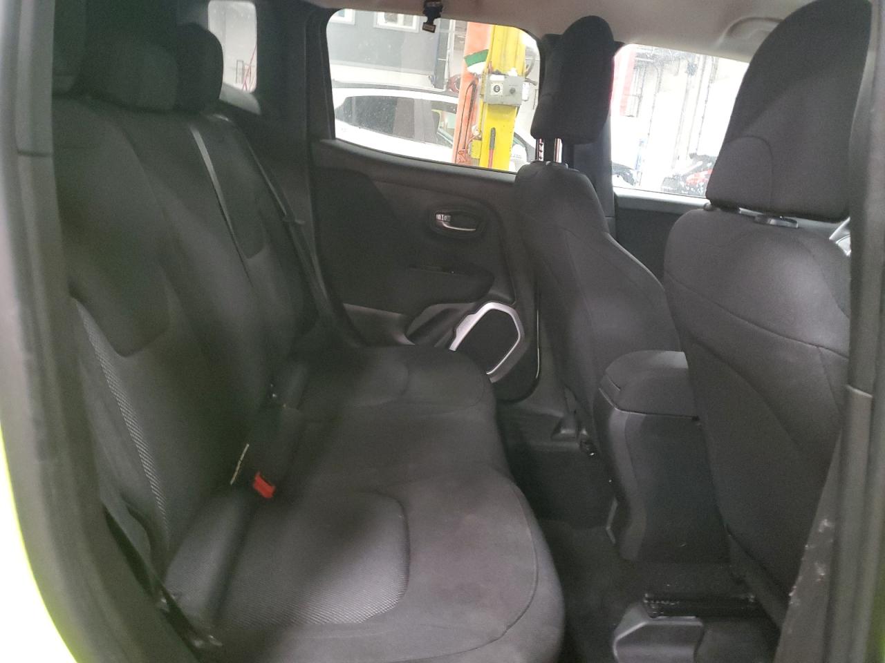 2018 Jeep Renegade - Image 11