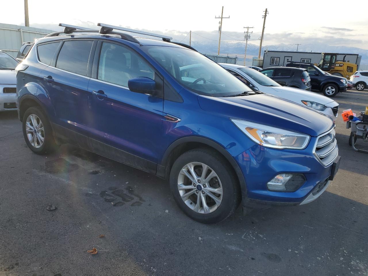 VIN 1FMCU9GD1JUA47140 2018 FORD ESCAPE no.4