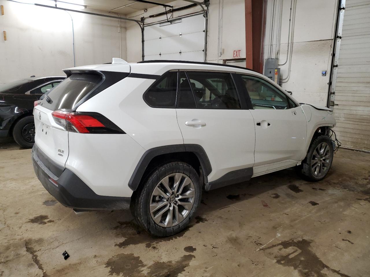 2023 Toyota RAV 4 - Image 3