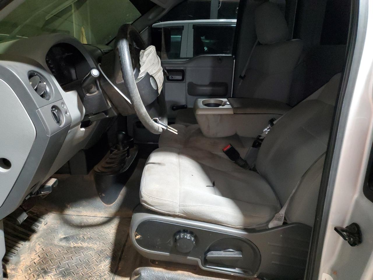 2005 Ford F-150 - Image 7