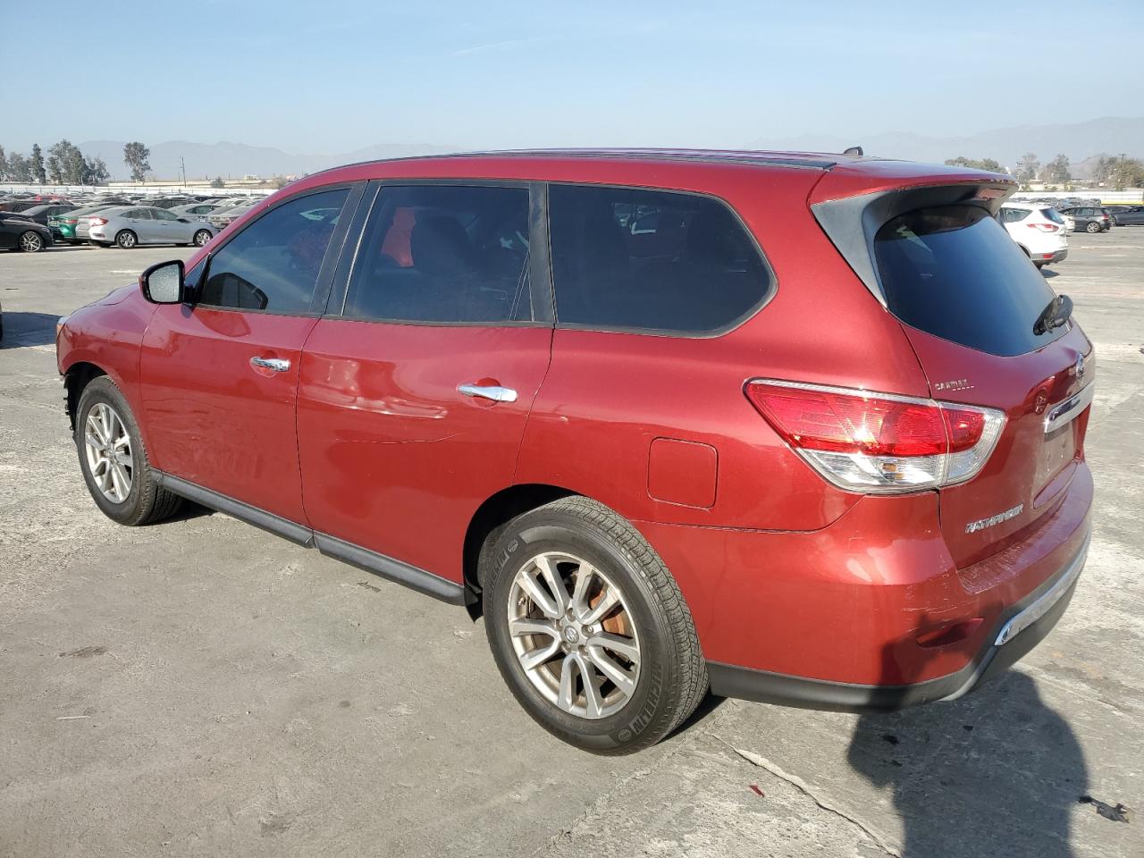 2014 Nissan Pathfinder - Image 2
