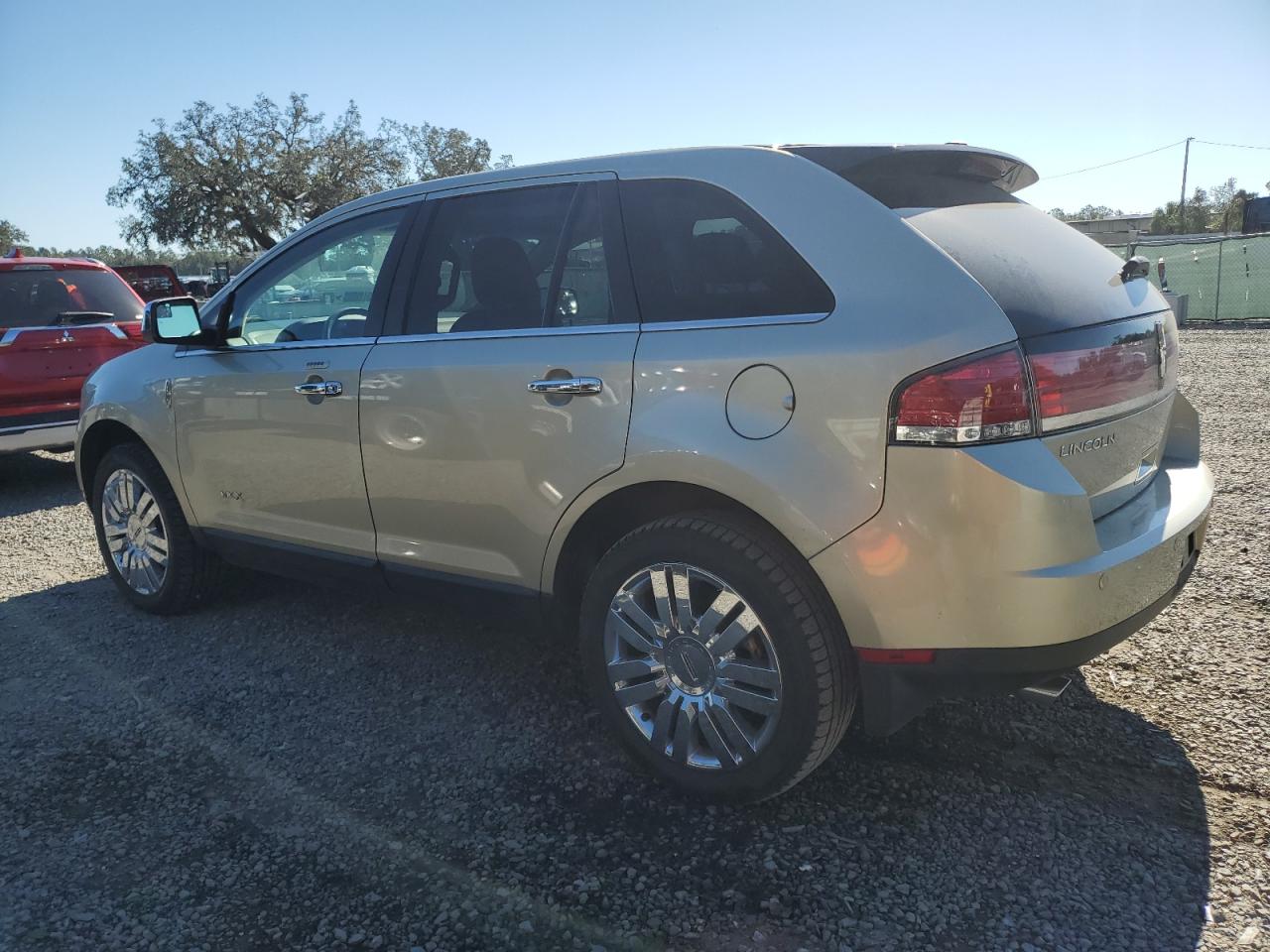 2010 Lincoln MKX - Image 2