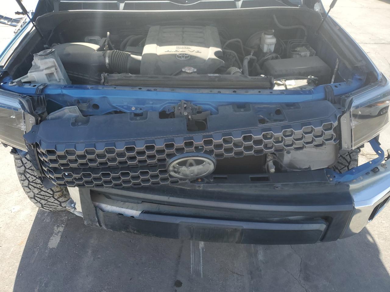 VIN 5TFRM5F13JX124961 2018 TOYOTA TUNDRA no.11