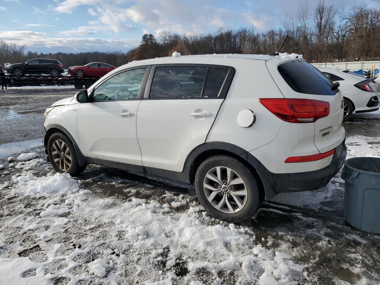 VIN KNDPBCAC8G7828821 2016 KIA SPORTAGE no.2