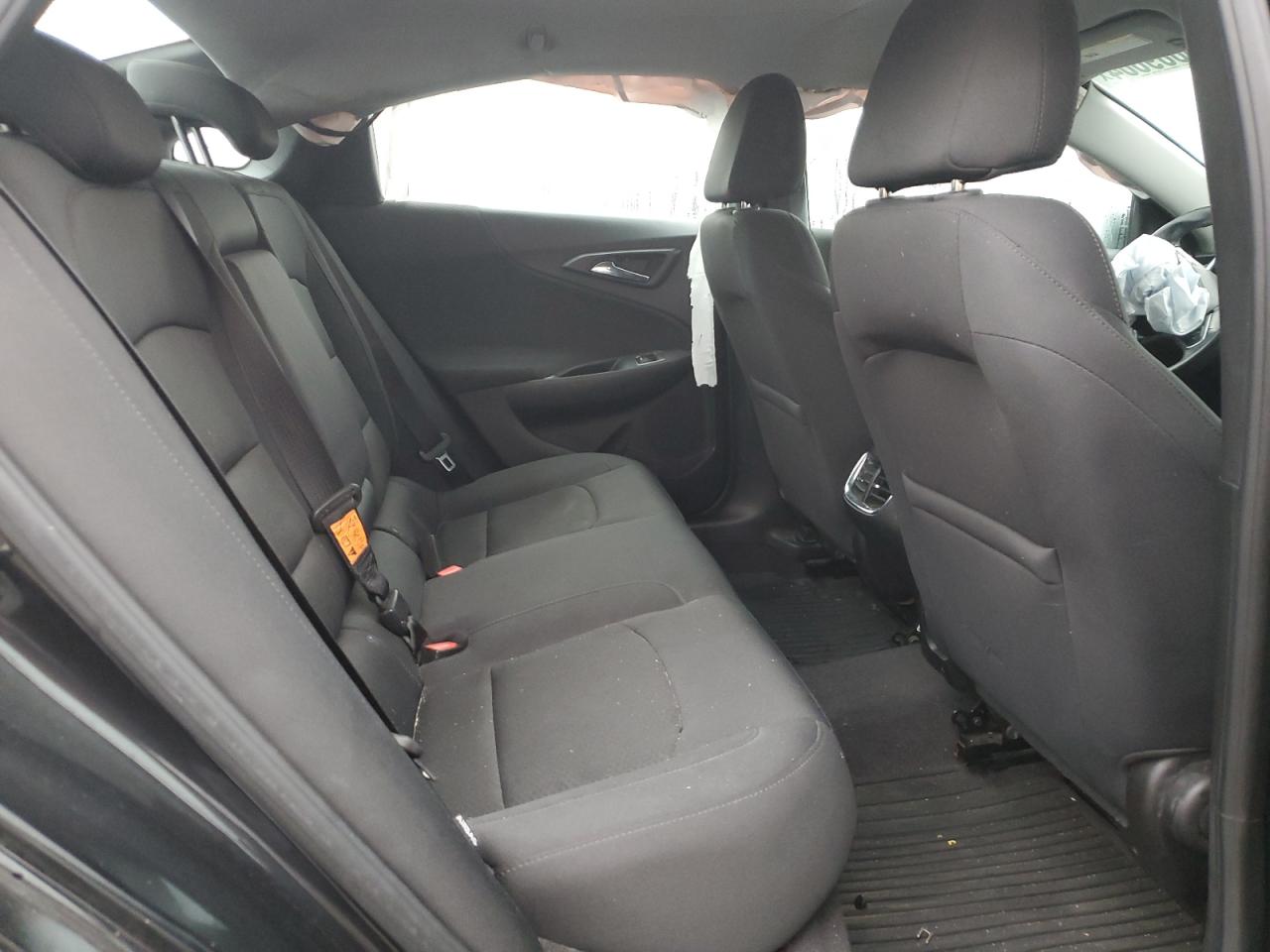 2017 Chevrolet Malibu - Image 10