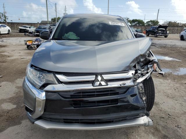  MITSUBISHI OUTLANDER 2016 Srebrny