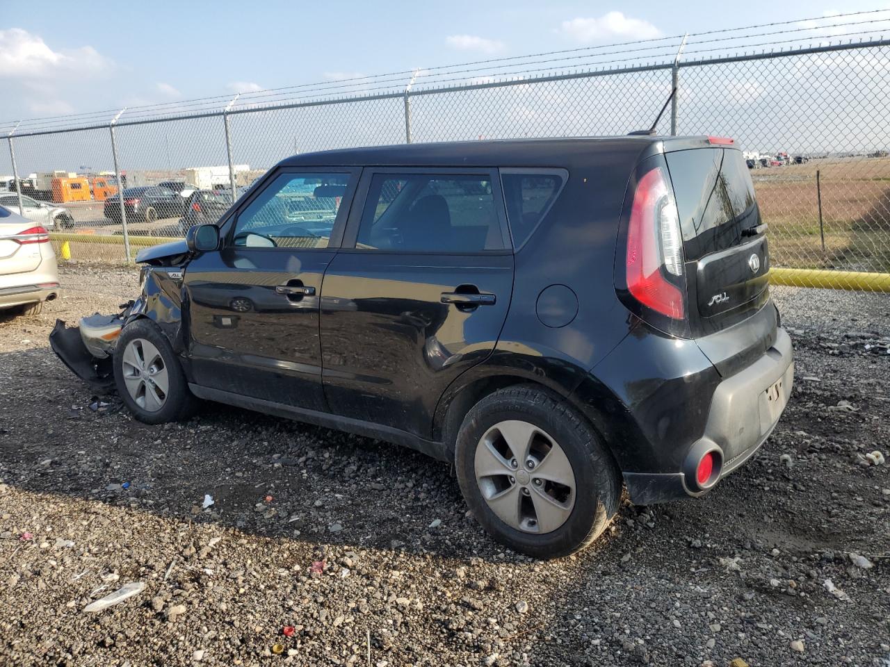 VIN KNDJN2A28F7809473 2015 KIA SOUL no.2