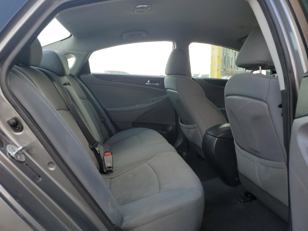 2014 Hyundai Sonata - Image 10