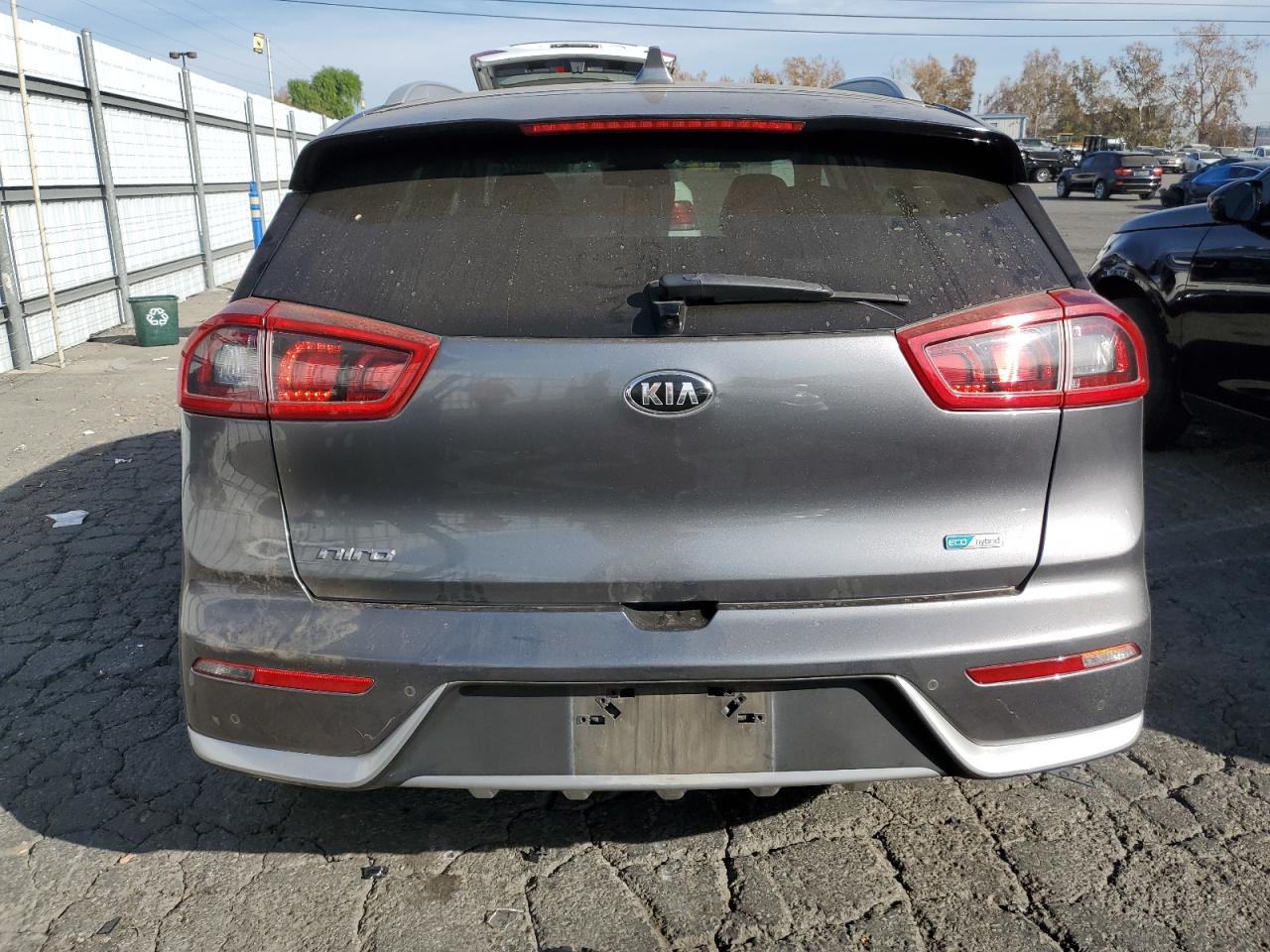 2018 Kia Niro Touring VIN: KNDCE3LC5J5132391 Lot: 86009974