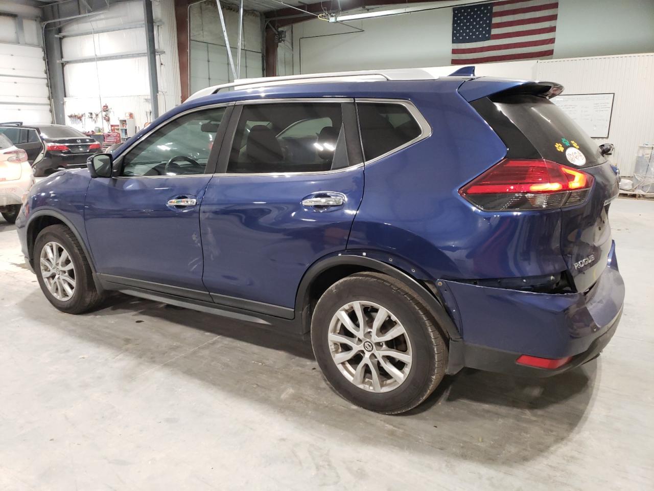 2017 Nissan Rogue - Image 2