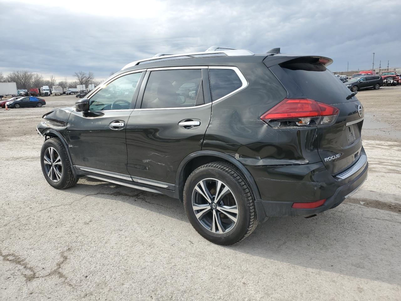 2017 Nissan Rogue - Image 2
