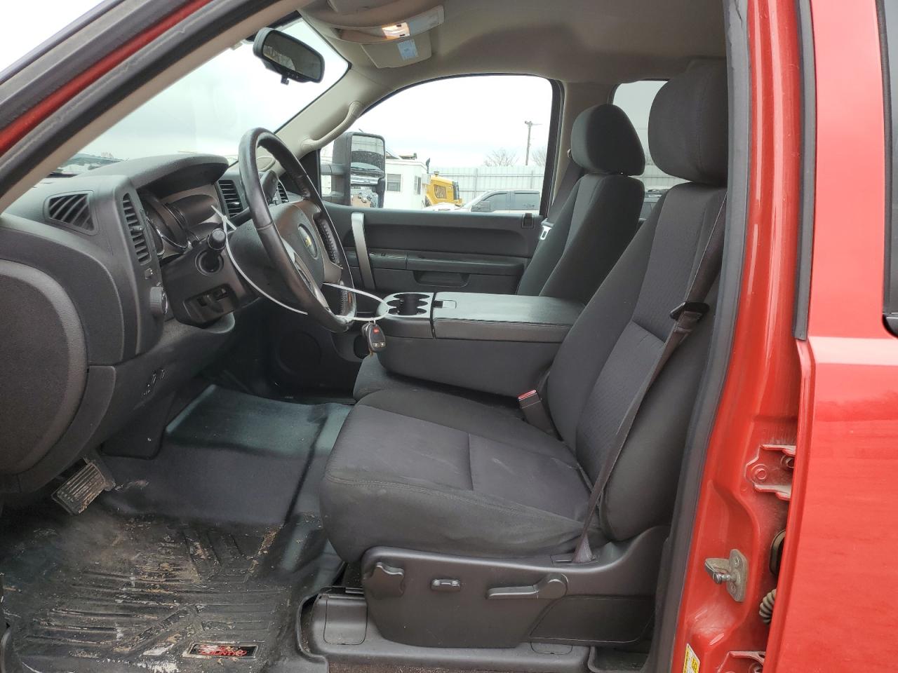 2013 Chevrolet Silverado - Image 7